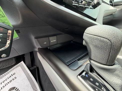 Used 2021 Toyota Camry LE image 19