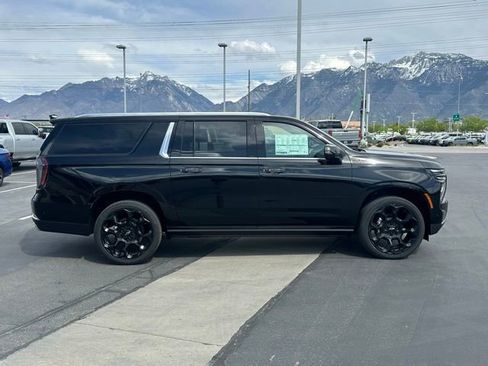 New 2026 Chevrolet Suburban High Country AWD/4WD image 27