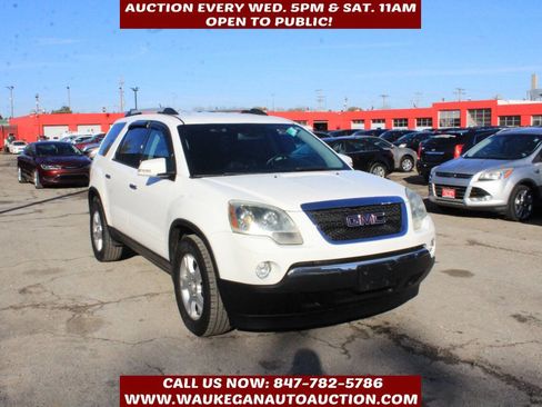 Used 2011 GMC Acadia SLE image 3