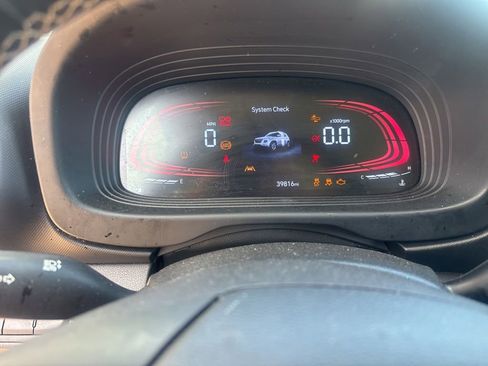 Used 2024 Hyundai Venue Limited FWD image 11