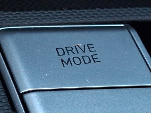 Certified 2025 Hyundai Elantra Sport image 26