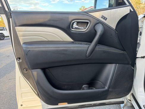 Used 2019 INFINITI QX80 Limited w/ All-Season Package AWD/4WD image 8