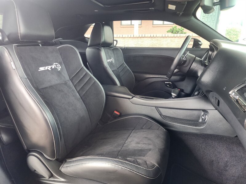 Used 2017 Dodge Challenger SRT Hellcat RWD image 61