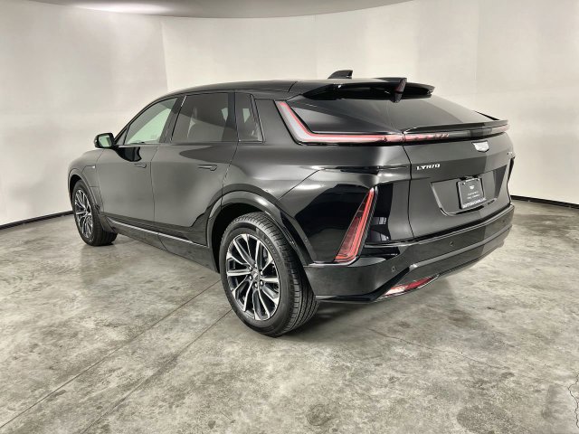 Used 2026 Cadillac Lyriq Sport AWD/4WD image 6