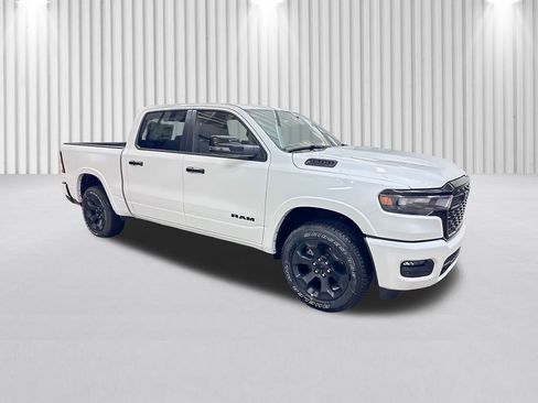 New 2026 RAM 1500 4x4 Crew Cab image 2