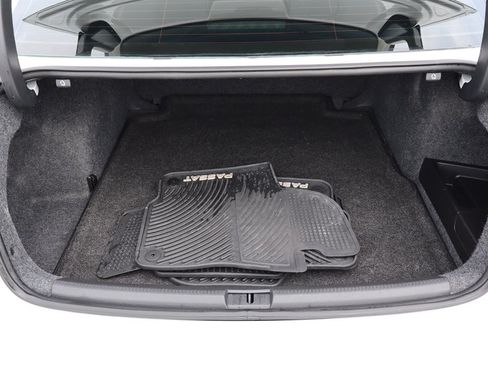 Used 2015 Volkswagen Passat TDI SE FWD image 33