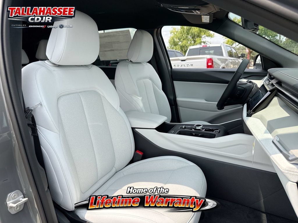 New 2026 Jeep Cherokee Laredo AWD/4WD image 32