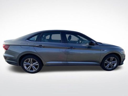 Used 2019 Volkswagen Jetta R-Line w/ R-Line Cold Weather Package image 11