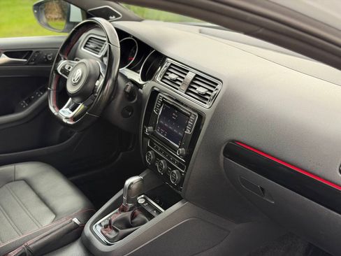 Used 2017 Volkswagen Jetta GLI FWD image 14