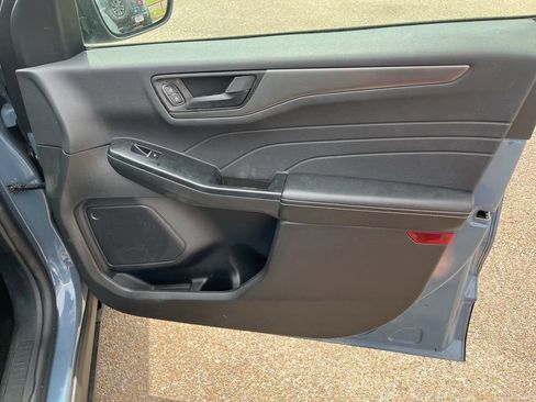 Used 2025 Ford Escape Active image 40