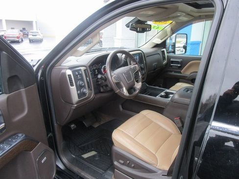 Used 2018 GMC Sierra 2500 Denali image 18