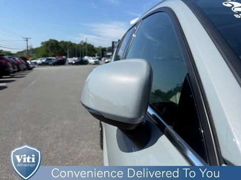 Certified 2024 Volvo XC40 B5 Plus w/ Protection Package Premier AWD/4WD image 10