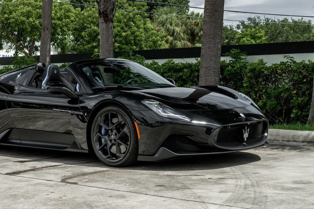 Used 2023 Maserati MC20 Spyder RWD image 11