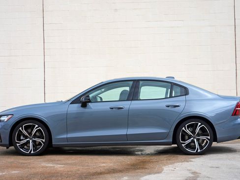 Used 2024 Volvo S60 B5 Plus AWD/4WD image 8