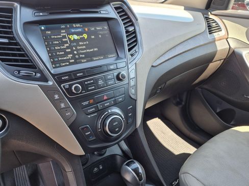 Used 2018 Hyundai Santa Fe AWD image 11