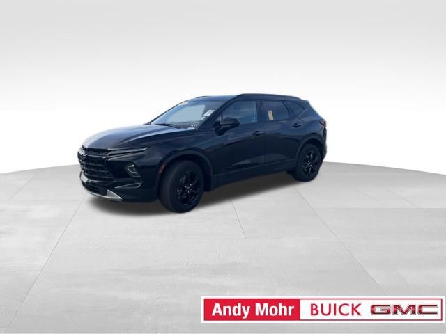 Used 2025 Chevrolet Blazer LT w/ Convenience Package FWD image 16
