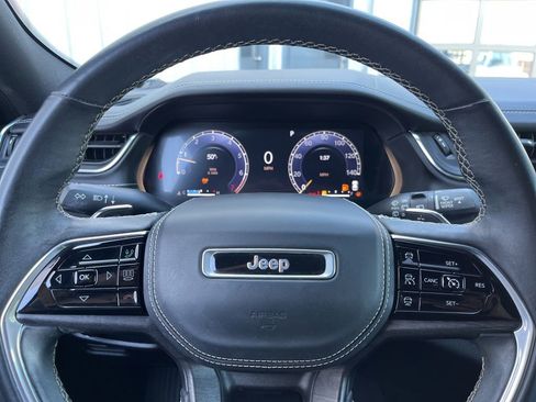 Used 2022 Jeep Grand Cherokee Overland w/ Luxury Tech Group IV AWD/4WD image 67