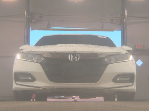 Used 2020 Honda Accord Sport image 4