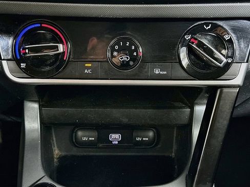 Used 2021 Kia Seltos LX AWD/4WD image 16