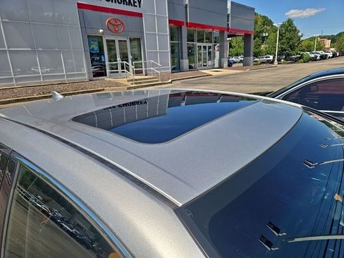 Used 2021 Toyota Avalon XSE FWD image 4