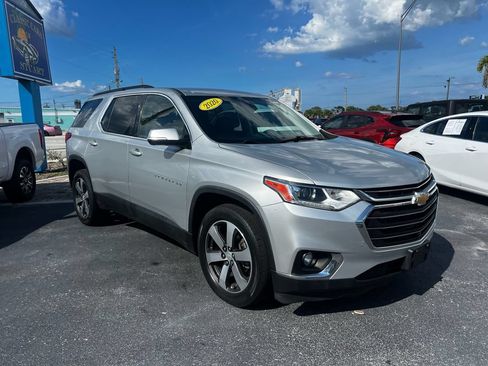 Used 2020 Chevrolet Traverse LT w/ LT Premium Package AWD/4WD image 8