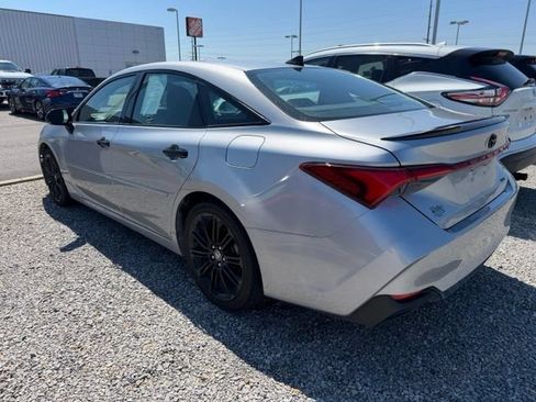 Used 2022 Toyota Avalon XSE FWD image 6