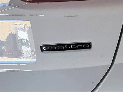 Certified 2025 Audi Q3 2.0T Premium Plus w/ Premium Plus Package image 11