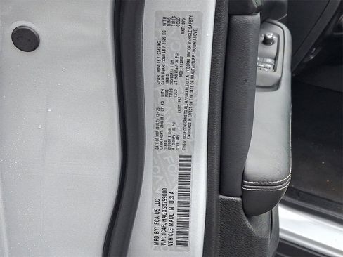 New 2025 Jeep Grand Cherokee Altitude image 11