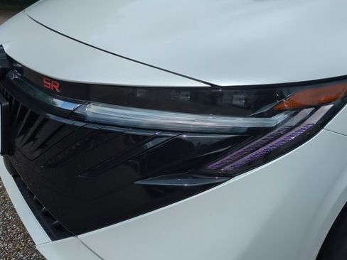 New 2026 Nissan Sentra SR w/ Floor Mat Package FWD image 9