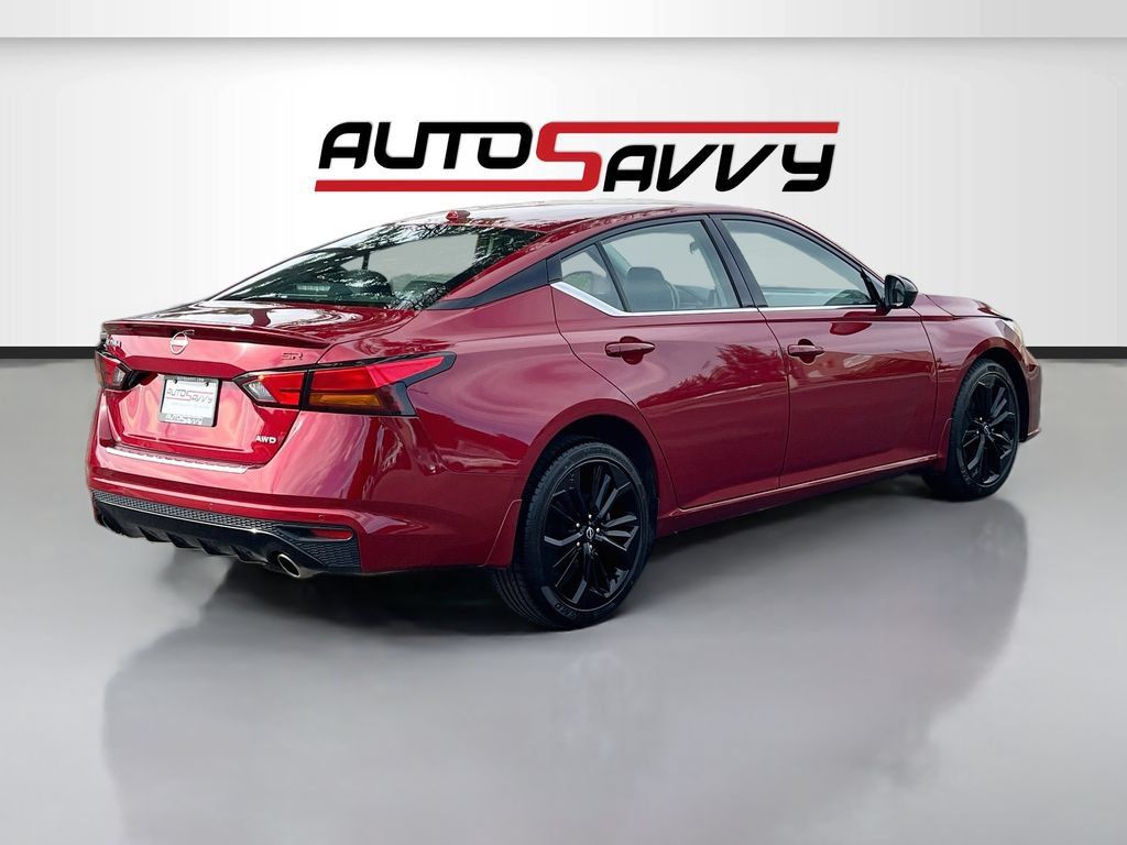 Used 2023 Nissan Altima 2.5 SR AWD/4WD image 7