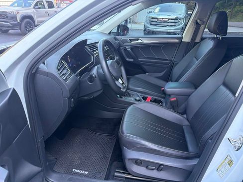 Used 2022 Volkswagen Tiguan SE AWD/4WD image 8