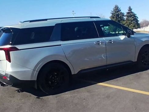 New 2026 Kia Carnival SX Prestige FWD image 3