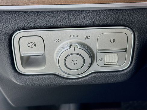 Certified 2025 Mercedes-Benz GLE 350 4MATIC image 11