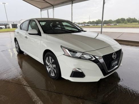 Used 2019 Nissan Altima 2.5 S FWD image 1