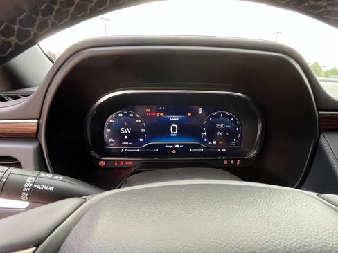 Used 2024 Chevrolet Tahoe High Country AWD/4WD image 27