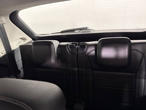 Used 2018 Volkswagen Tiguan SE w/ Panoramic Sunroof Package FWD image 21