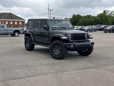 Used 2024 Jeep Wrangler Unlimited Sport AWD/4WD image 2