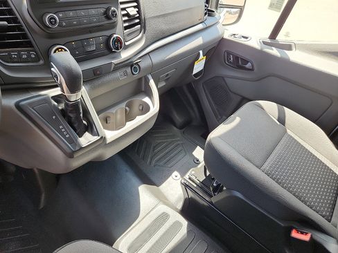New 2025 Ford Transit 250 148 Medium Roof image 18