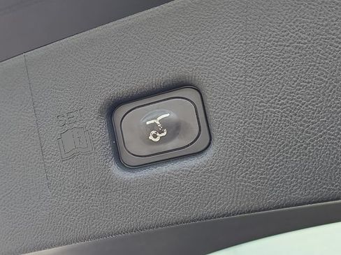Used 2023 Lincoln Nautilus Reserve AWD/4WD image 31