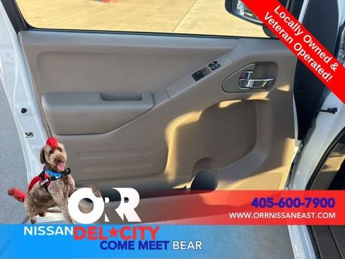 Used 2015 Nissan Frontier SV image 14