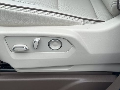 New 2026 GMC Yukon Denali w/ LPO, Floor Liner Package AWD/4WD image 17