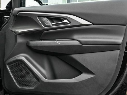 New 2026 Chevrolet Equinox EV LT image 8