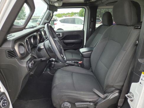 Used 2019 Jeep Wrangler Sport AWD/4WD image 6