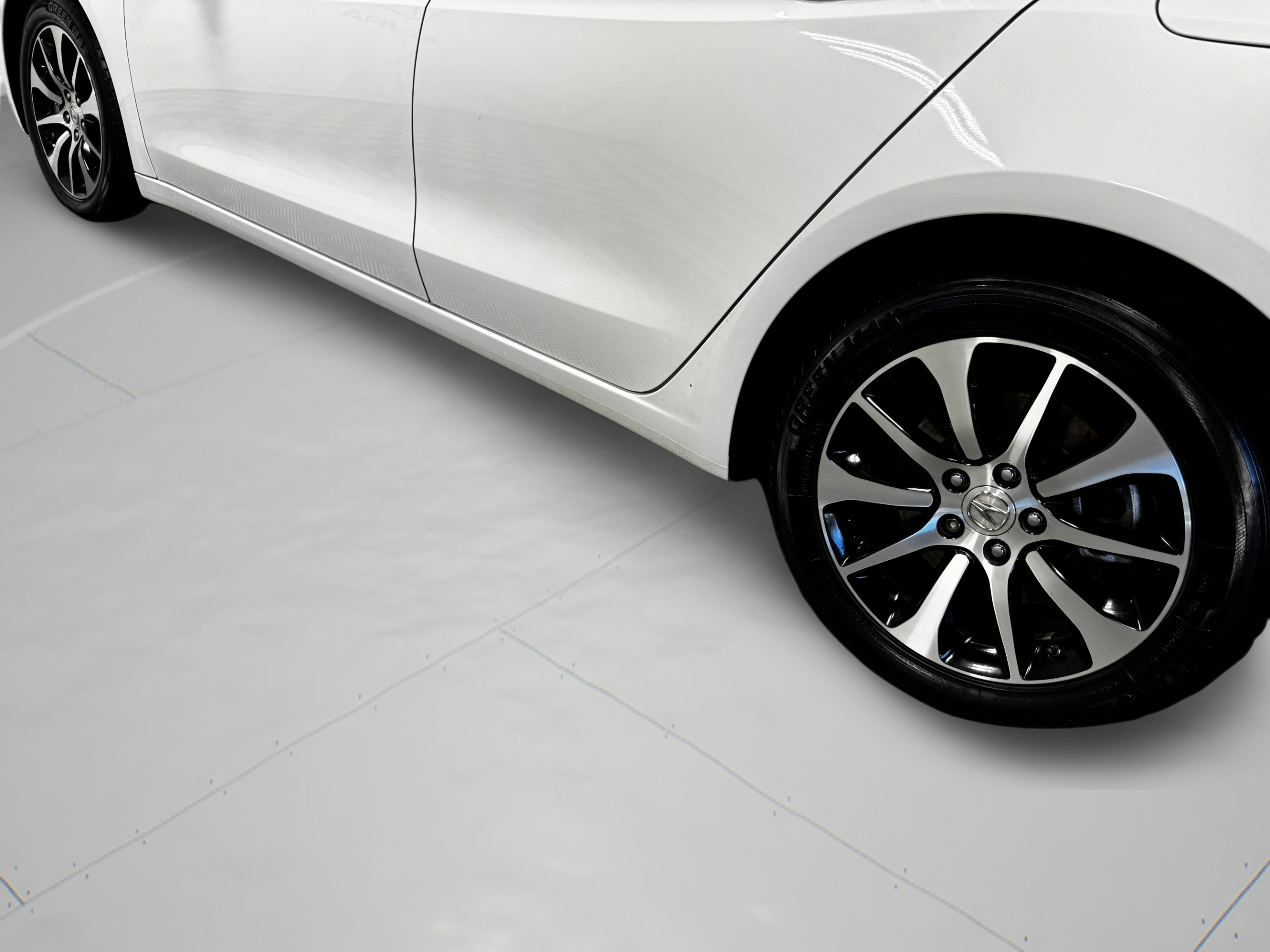 Used 2017 Acura TLX w/ Technology Package FWD image 2