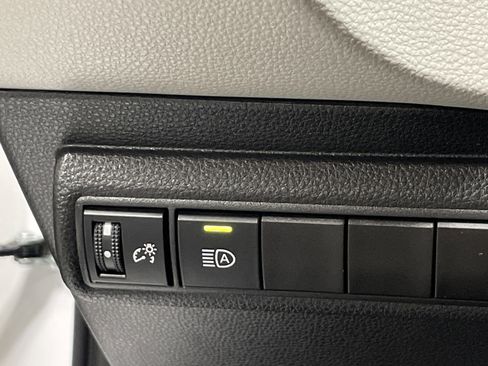 Used 2025 Toyota Corolla LE w/ Convenience Package image 26