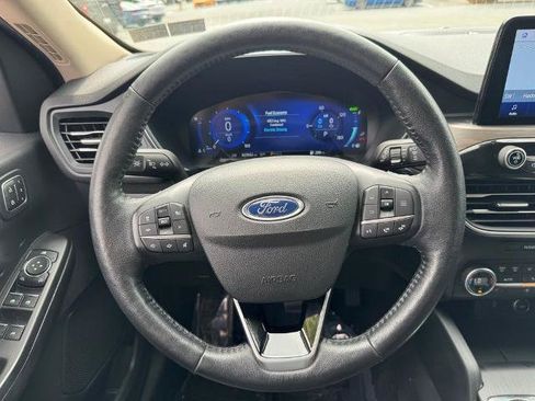 Certified 2020 Ford Escape Titanium AWD/4WD image 15