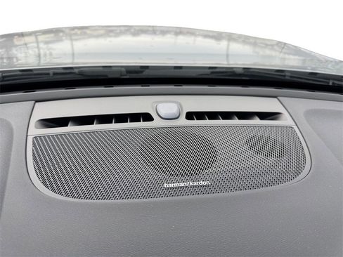 New 2026 Volvo XC40 B5 Plus w/ Protection Package Premier image 19