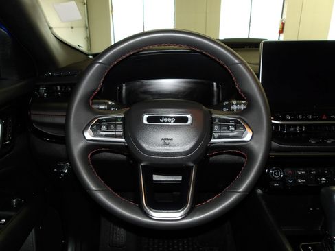Used 2023 Jeep Compass Trailhawk w/ Trailhawk Elite Group AWD/4WD image 14