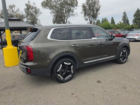 Used 2025 Kia Telluride S AWD/4WD image 2