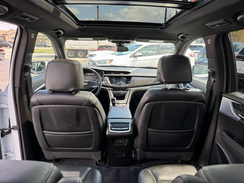 Used 2025 Cadillac XT6 Premium Luxury image 12